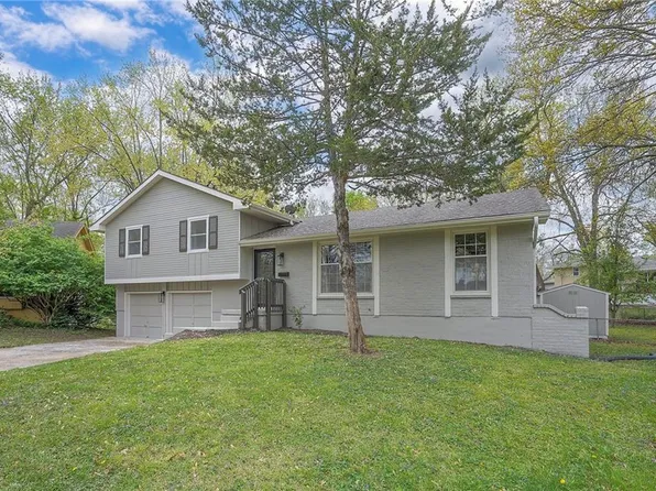 13736 Applewood Dr, Grandview, MO 64030