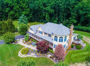 11 Camberra Dr, Suffern, NY 10901