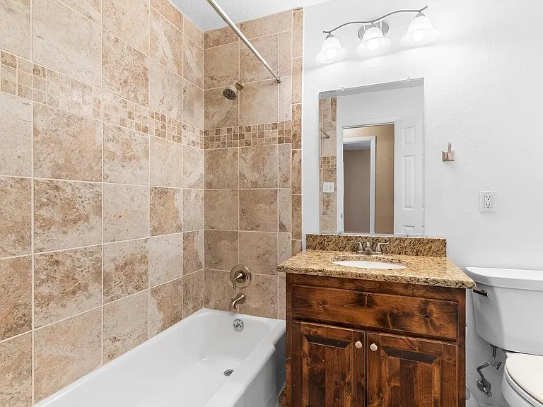 3721 Mary Ellen St NE — Photo 17