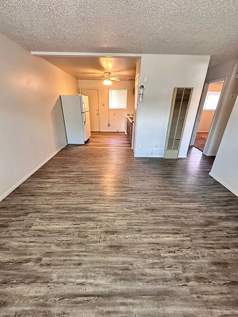 3211 Morris Street NE — Photo 2