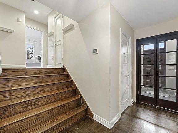 4th image of 563 Linda Ln
