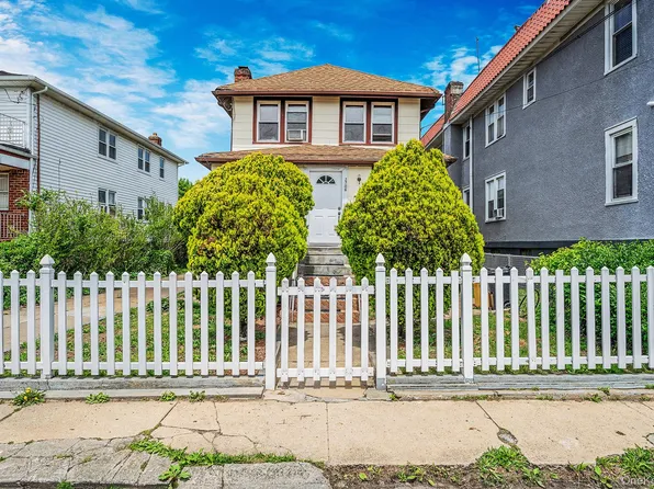 2706 Deerfield Road, Far Rockaway, NY 11691