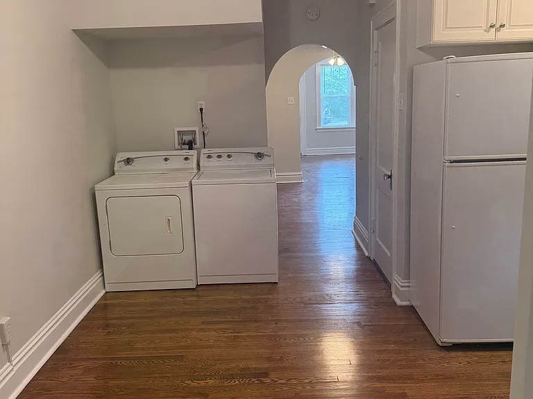 1634 Yale Ave #1 — Photo 4