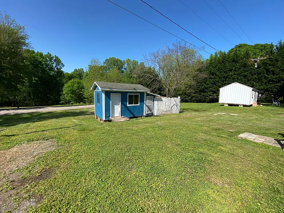 130 Oak St