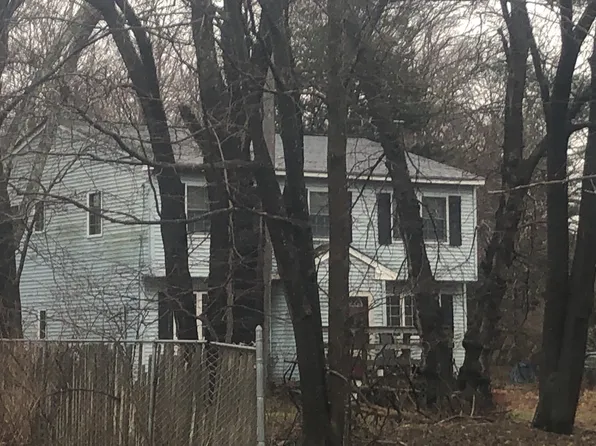 173 Main St, Yaphank, NY 11980