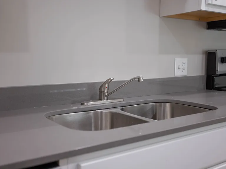 Riverbend Apartments — Photo 11