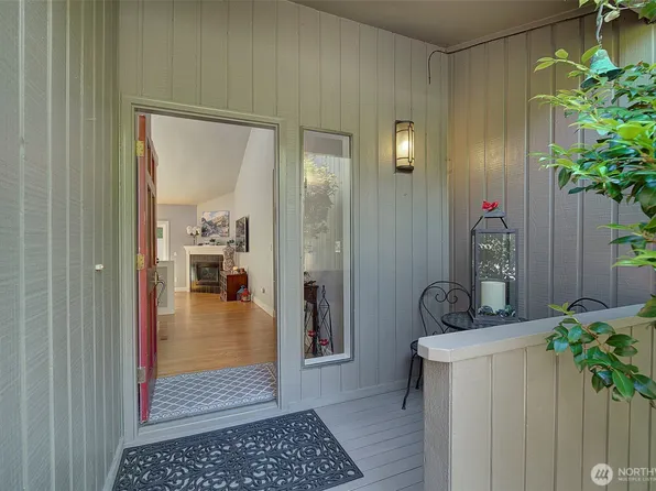 2013 210th Circle NE, Sammamish, WA 98074