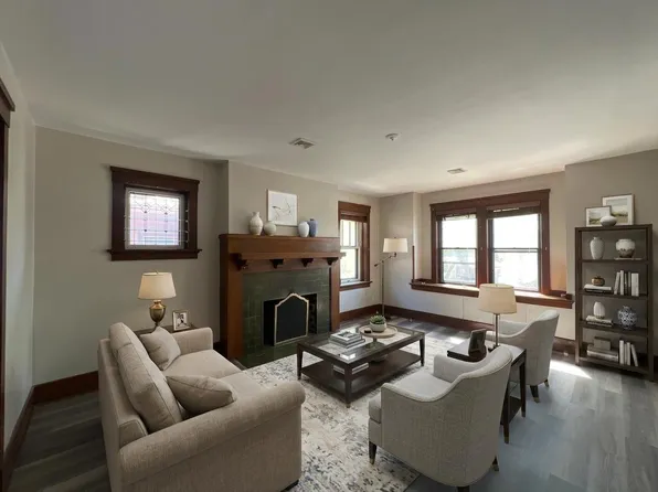 1013 College Ave, Racine, WI 53403