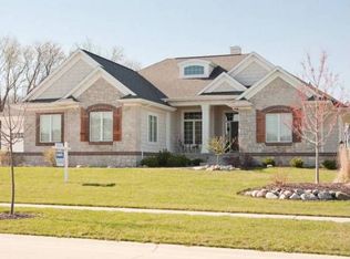 536 Chestnut Dr, Robins, IA 52328