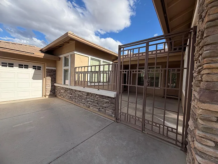 4505 W McNeil St — Photo 4
