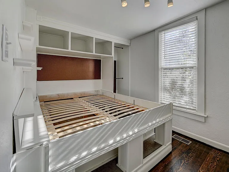 235 E Cornell Ave — Photo 16