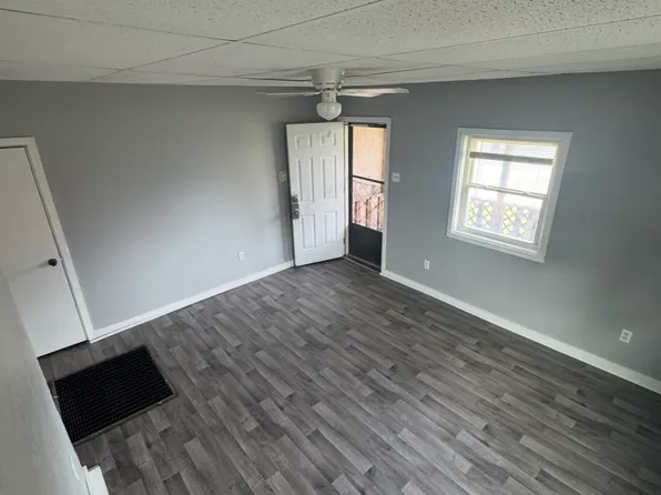 1531 Mary Lou Retton Dr, Fairmont, WV 26554