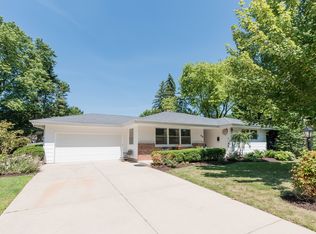 954 Deborah Ave, Elgin, IL 60123