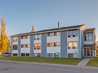 Newell Manor, Brooks, AB T1R 0S6