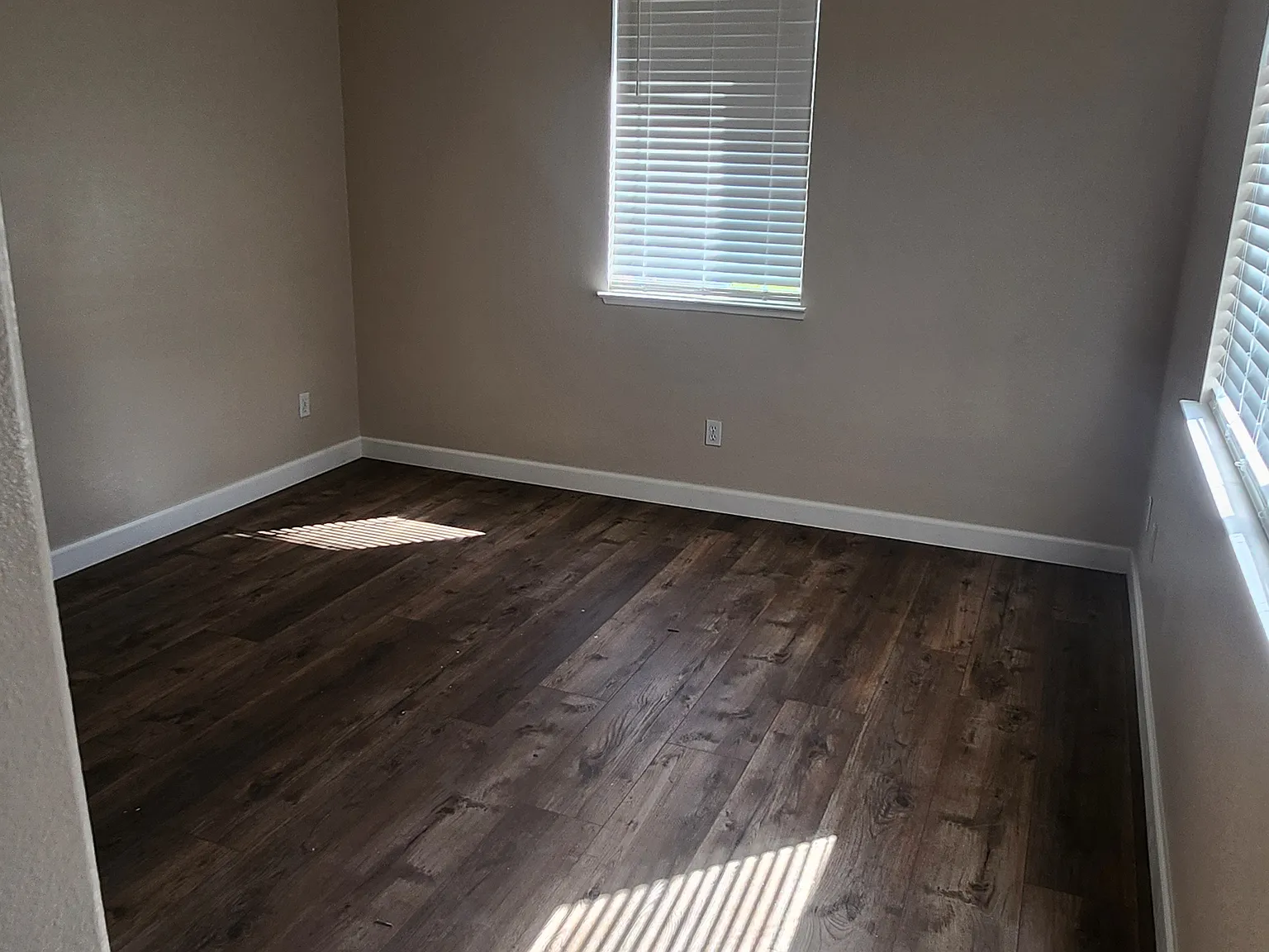 5 bed, 2565 sqft, $2,695 — Photo 3