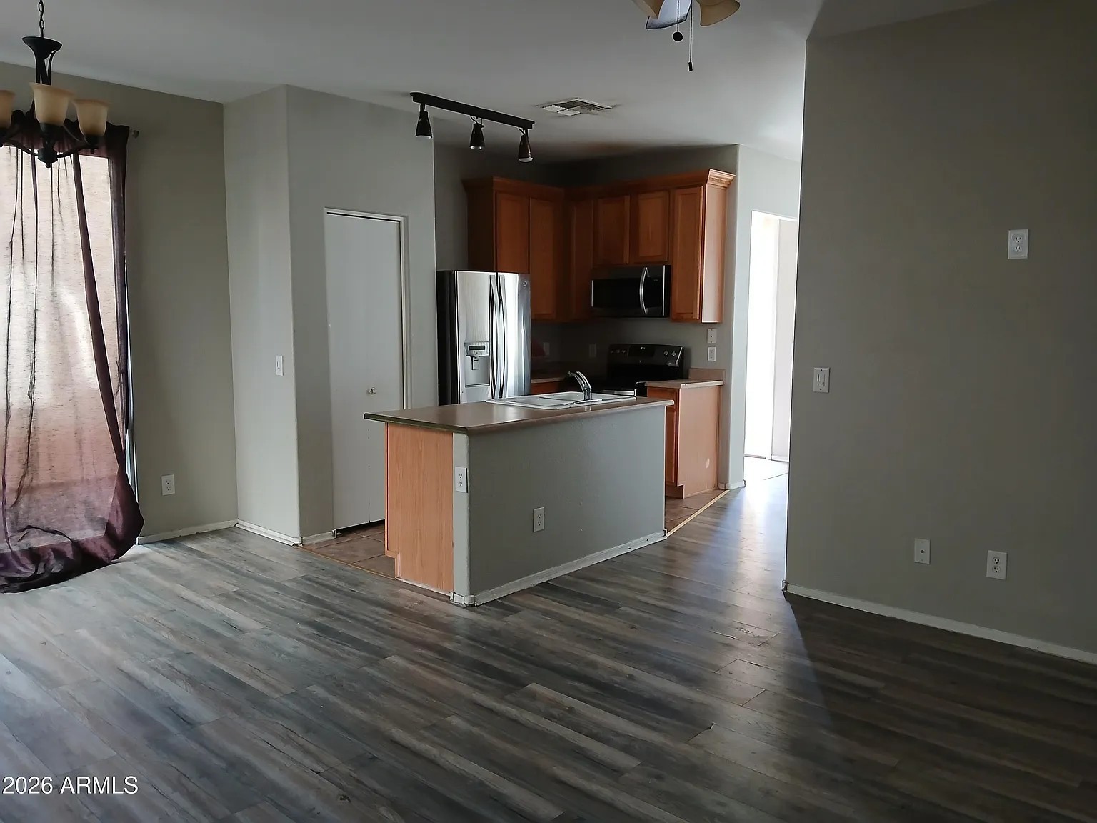 3 bed, 2.5 bath, 1534 sqft, $1,995 — Photo 2