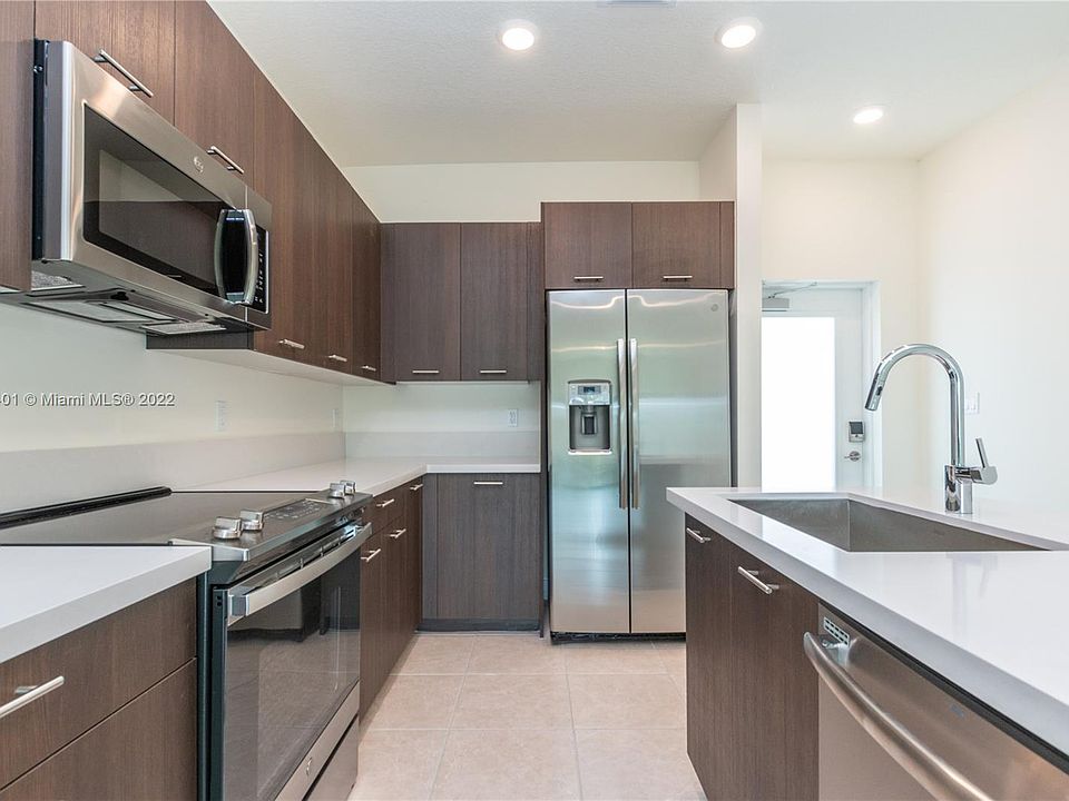 1st image of 4640 SW 84th Ave #46