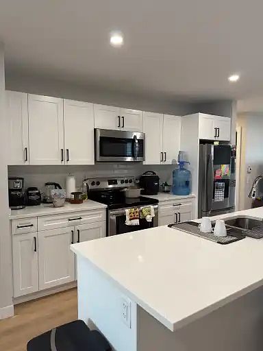 1st image of 462 Rosedale Ave #1B