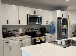 462 Rosedale Ave #1B, Winnipeg, MB R3L 1M3
