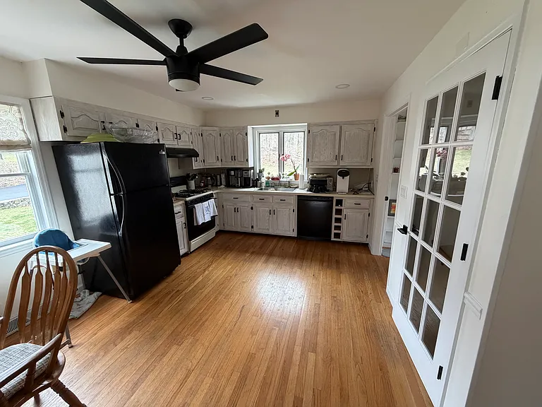 40 Cribbins Ave #40 — Photo 2