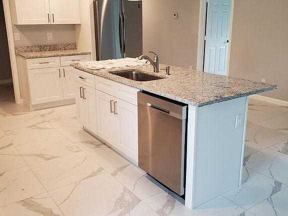 5th image of 2140 Barker Blvd #2140