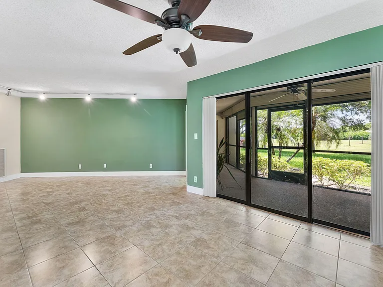 5800 Camino Del Sol #102 — Photo 7