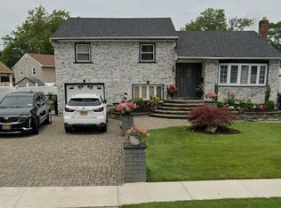 1083 Northgate Court, Uniondale, NY 11553