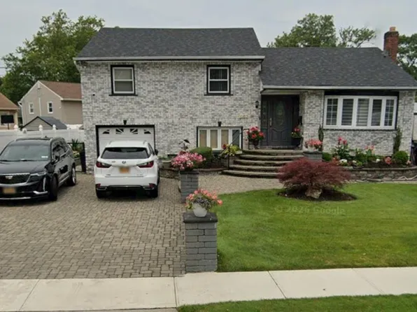 1083 Northgate Court, Uniondale, NY 11553