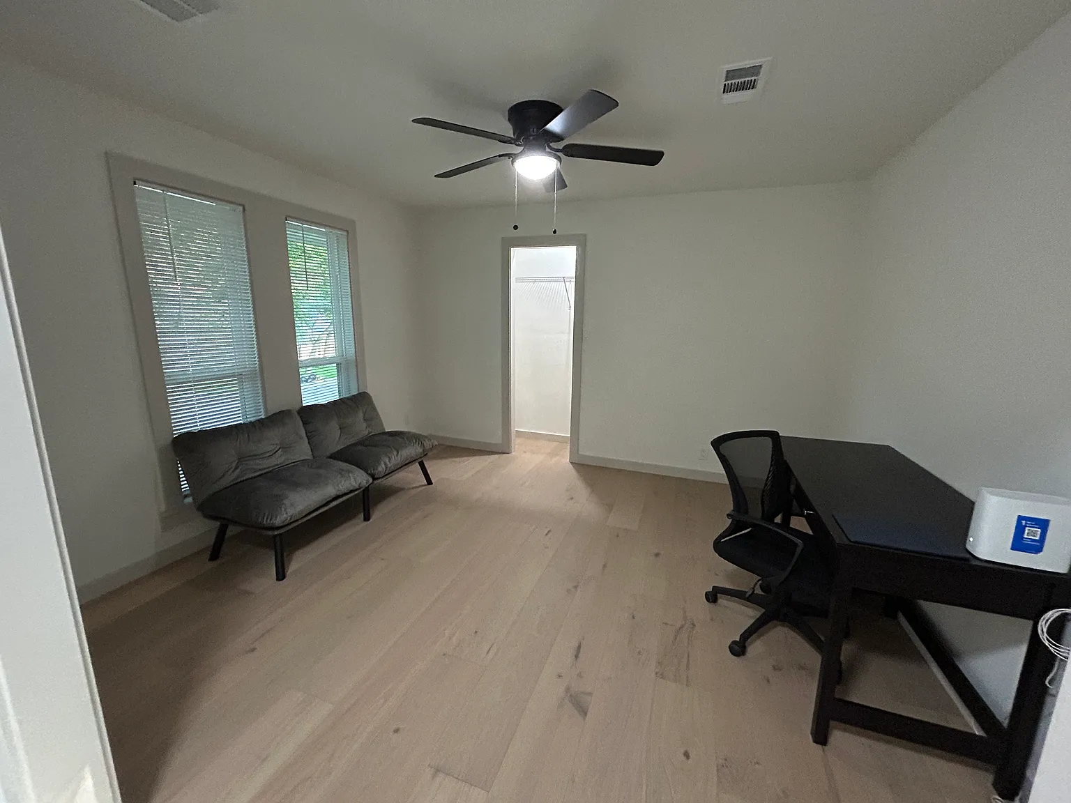 4 bed, 3.5 bath, 2064 sqft, $3,800 — Photo 4