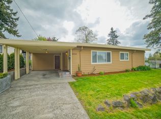 2215 NE 8th Pl, Renton, WA 98056