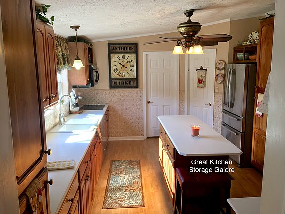 2nd image of 2923 Green Ln