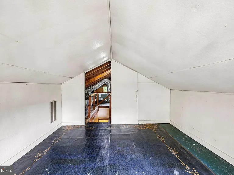 526 N Ivy St — Photo 37