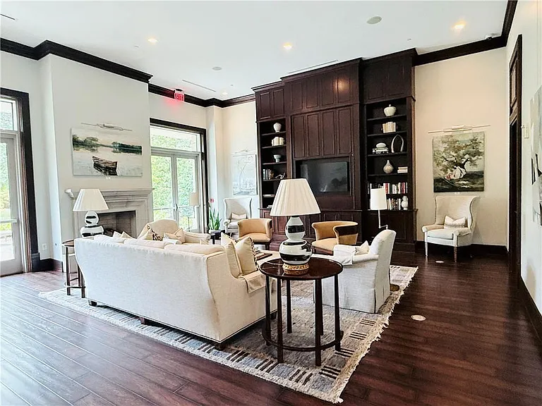 2795 Peachtree Rd NE #409 — Photo 23