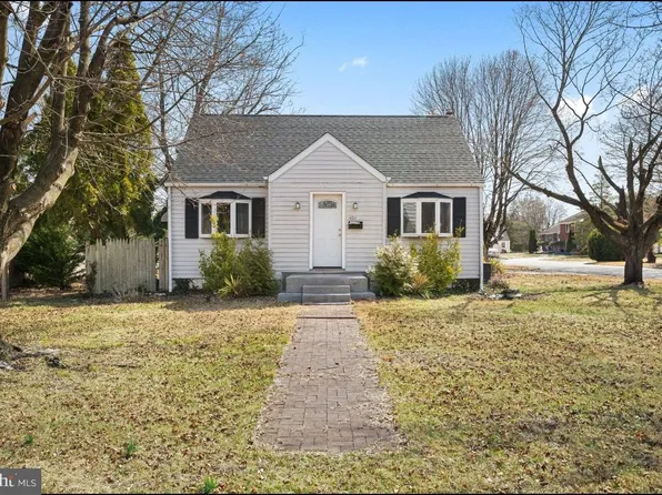 404 Pine St, Williamstown, NJ 08094