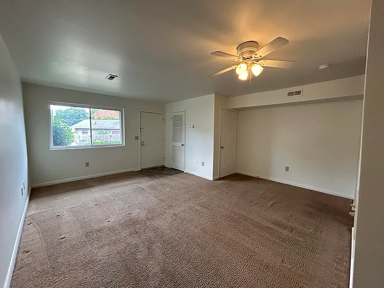 5135 Overland Dr #G — Photo 3