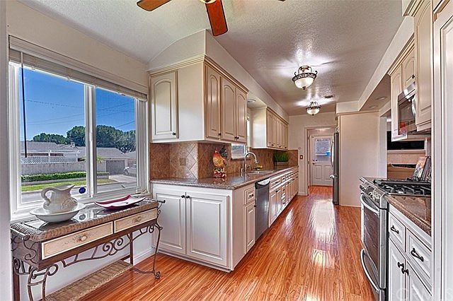 1st image of 10633 Grovedale Dr