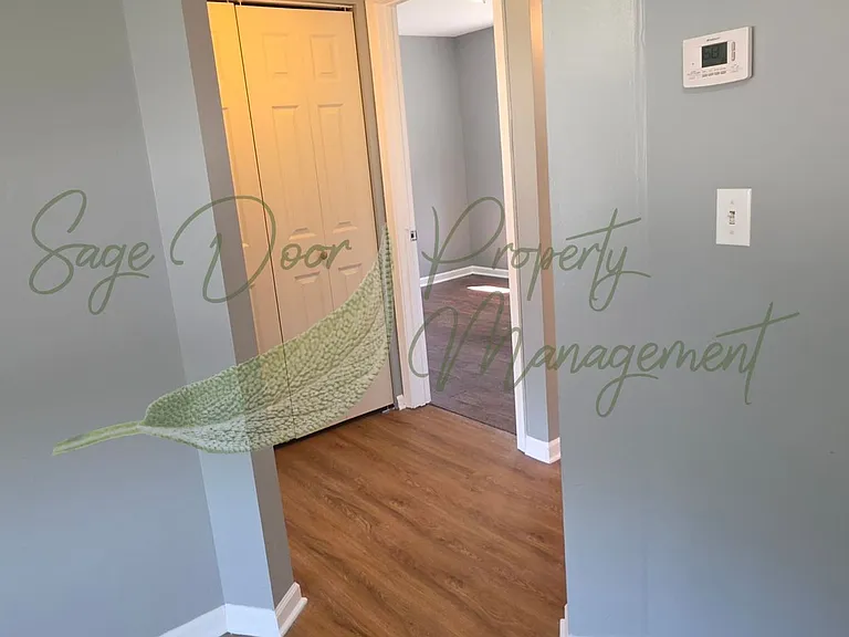 5535-5537 Freeman Ave — Photo 10