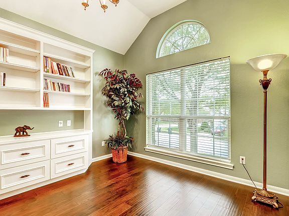 4th image of 3105 Persimmon Valley Trl
