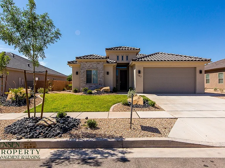 593 N Sage Crest Dr — Photo 2