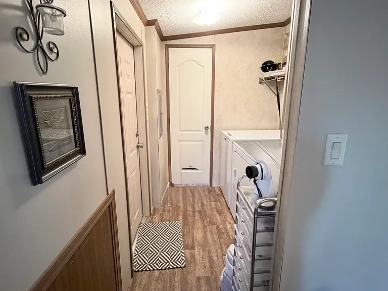 176 Pebble Ln — Photo 5