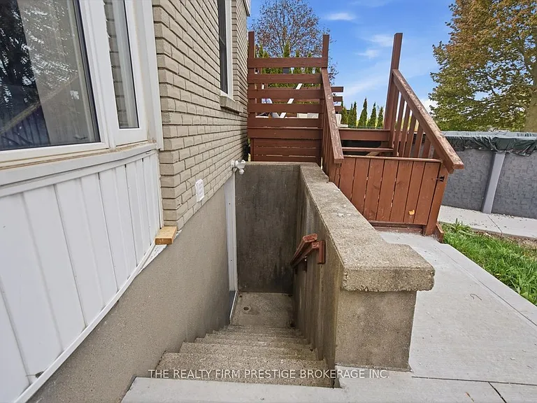 612 Fox Mill Pl #LOWER — Photo 18