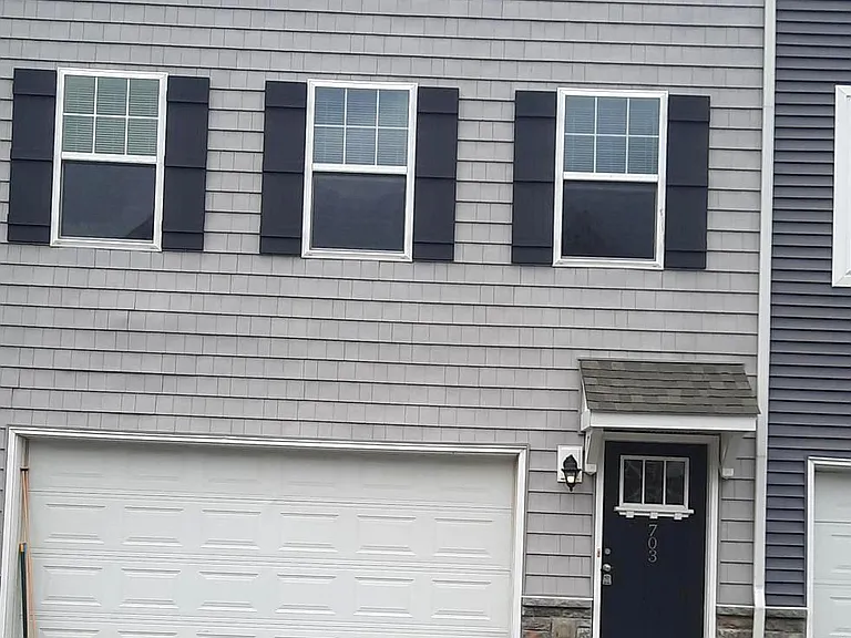 703 Admirals Quay Dr — Photo 1