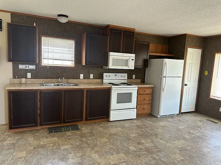 624 Madison Way — Photo 5