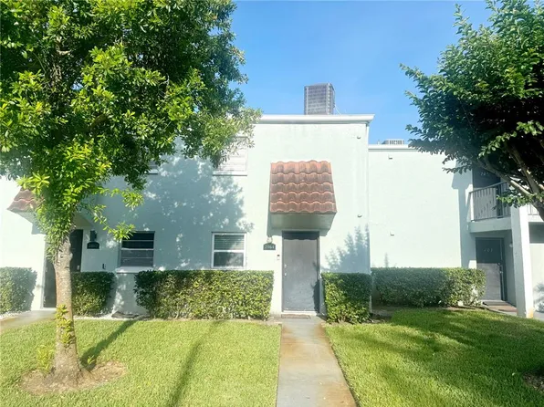 2864 Somerset Park Dr #2864, Tampa, FL 33613
