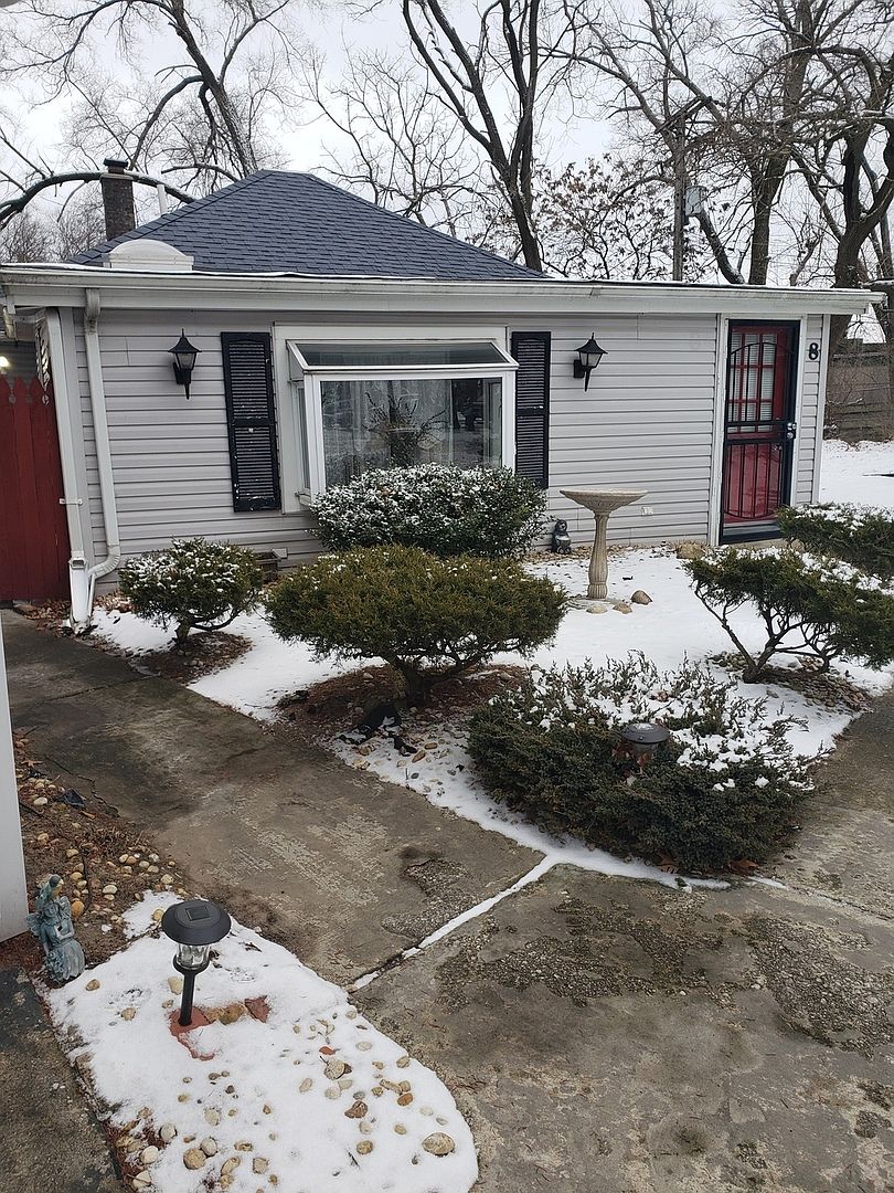 8 Schrum Rd, Calumet City, IL 60409 Zillow