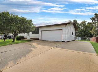 310 16th Ave SE, Minot, ND 58701
