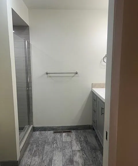 bathroom 1 (master bedroom)