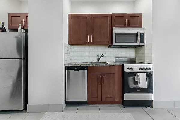 Rented by REAL New York | media 33