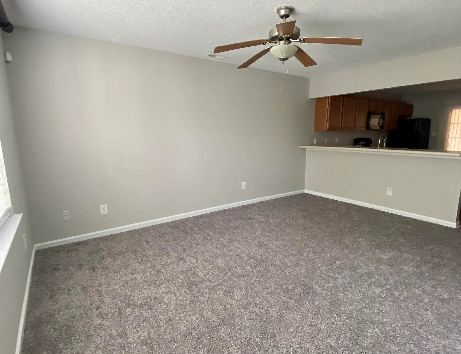 2 bed, 2.5 bath, 1024 sqft, $1,250 — Photo 3