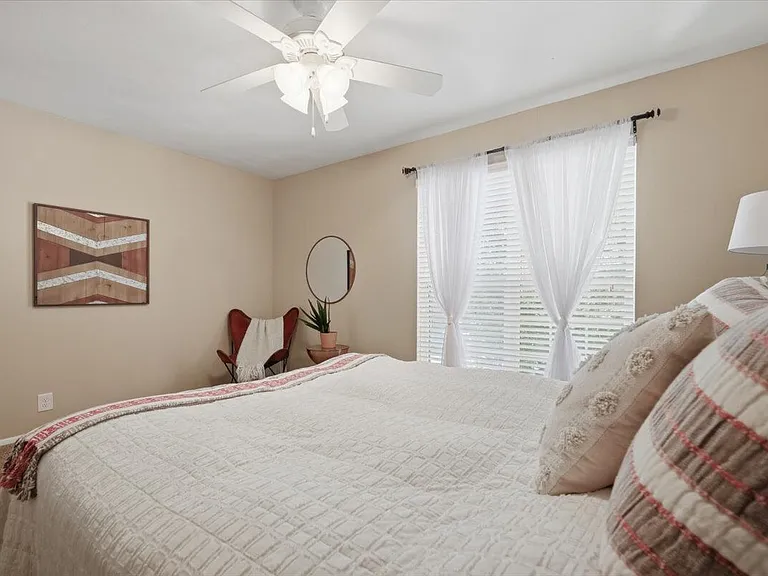 Beau Jardin Apartments — Photo 11